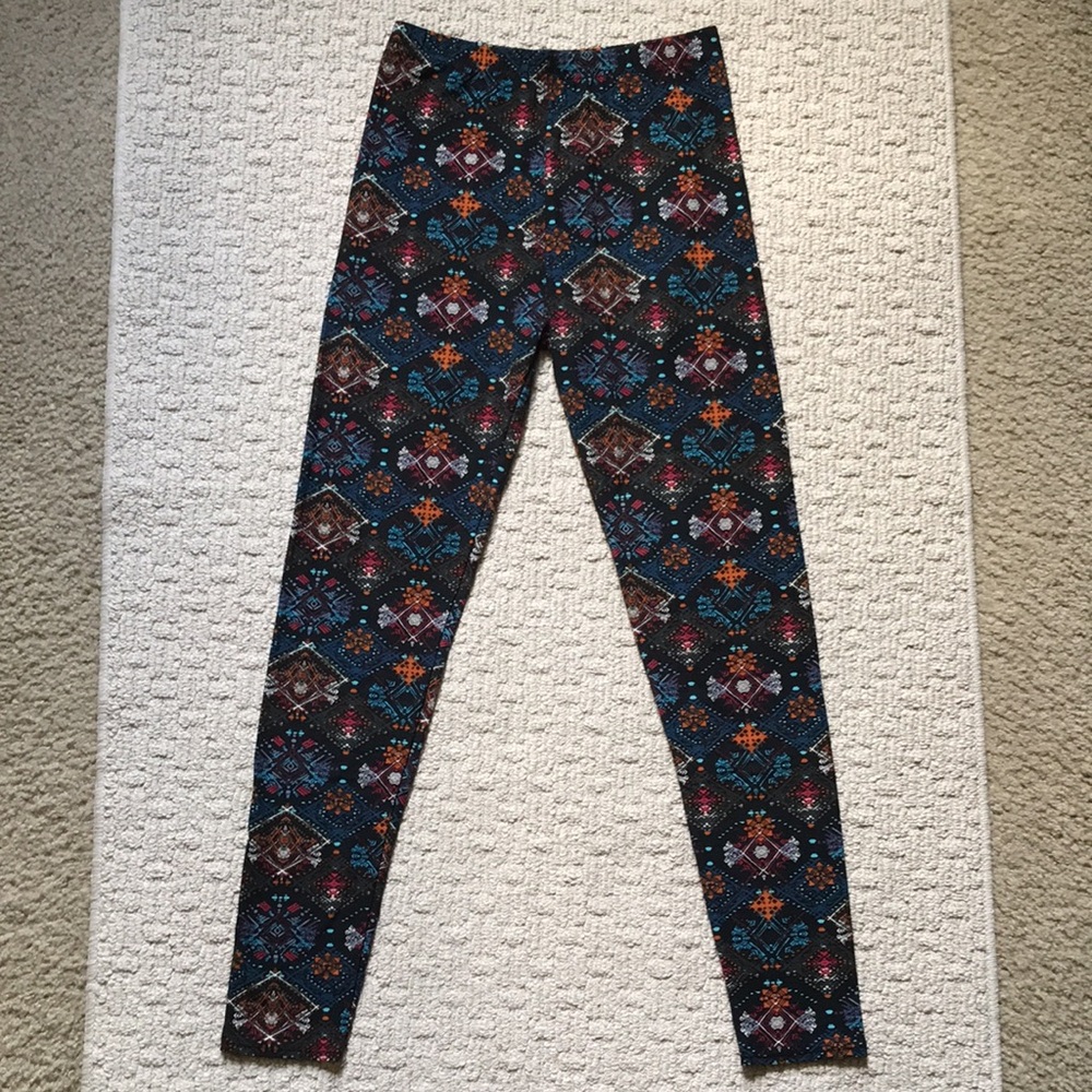 Multicolored Abstract Patterned Leggings - Picture 2 of 8